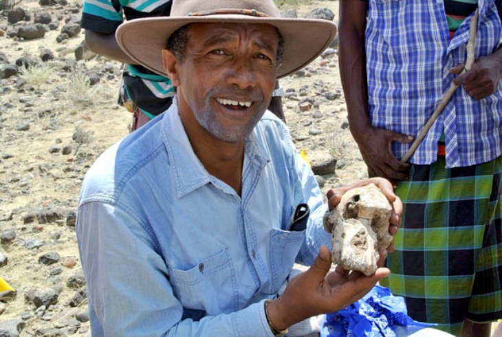 Descubren el cráneo de un antepasado de Lucy
