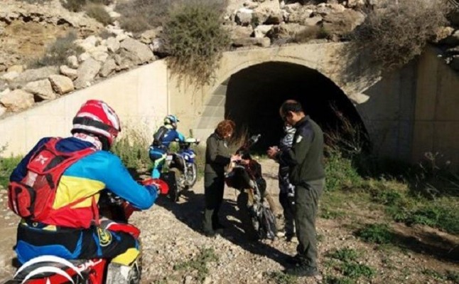Motoristas destrozando la Sierra de Gádor