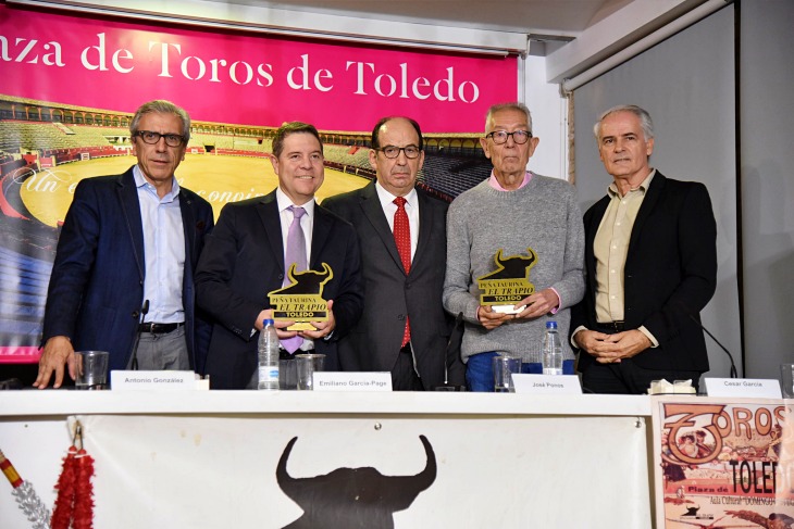 Qué le pasa por la cabeza al Gobierno de Castilla – La Mancha para incorporar dos canales de la TV regional de caza y toros