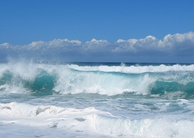 La energía de las olas oceánicas se convertirá en electricidad