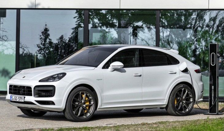 Porsche lanza una versión híbrida enchufable del Cayenne