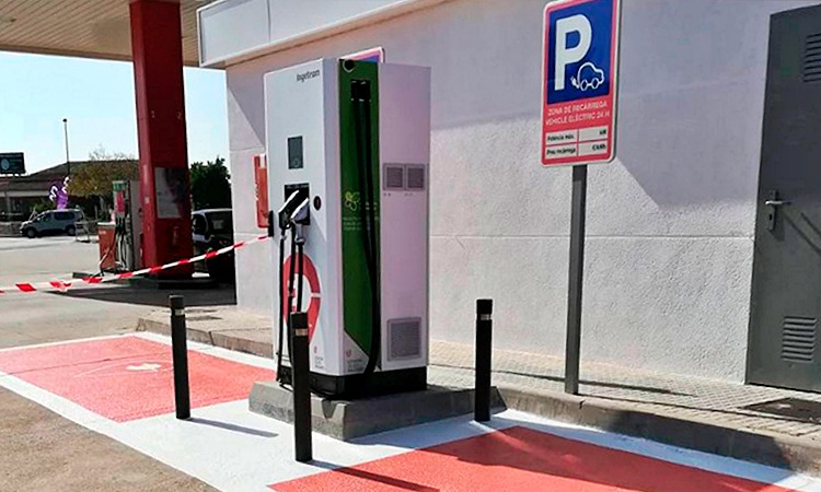 Catalunya. Trece puertos del litoral contarán con puntos para recargar coches eléctricos