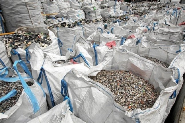 Los españoles recogieron casi 20 millones de toneladas de residuos en 2017