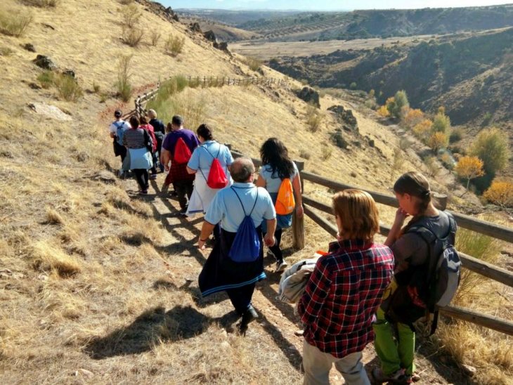 Causas y consecuencias del paso de ciclistas y senderistas sobre aves rapaces en Castilla