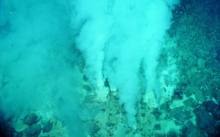 En los respiraderos de aguas profundas podría estar el origen de la vida
