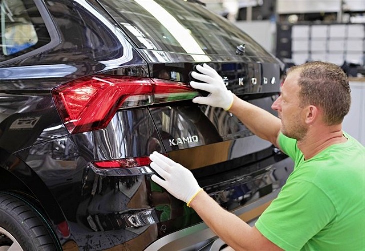 Skoda forma a más de 10.000 empleados para afrontar el coche eléctrico
