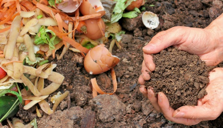 Sogama reparte 235 compostadores entres seis concellos gallegos que apuestan por ampliar el autocompostaje