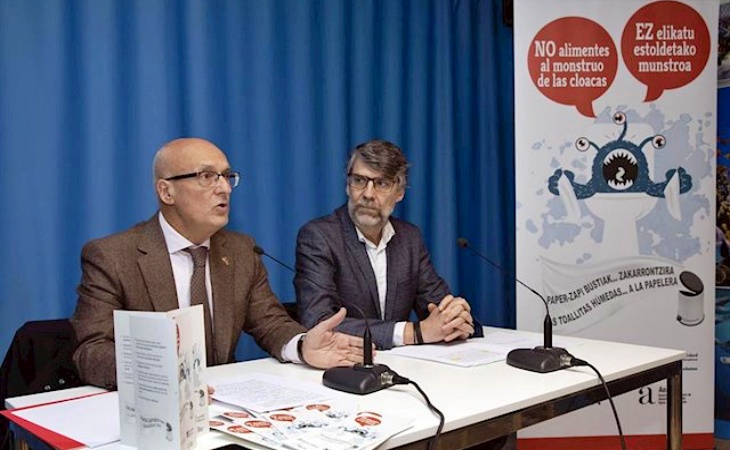 Tirar toallitas al WC provoca atascos de redes que encarecen un 15% su mantenimiento