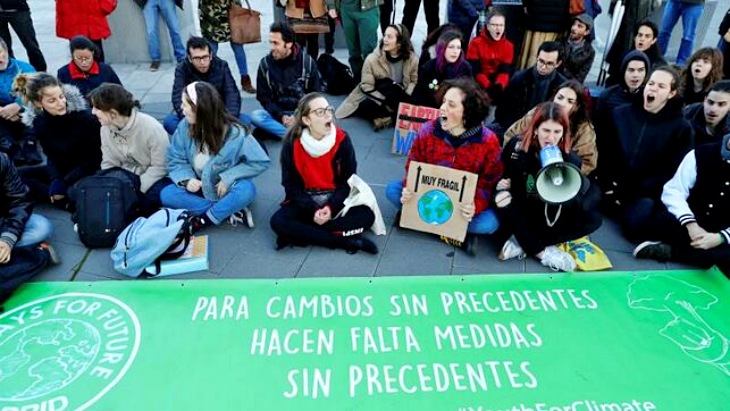 Jóvenes de todo el mundo vuelven a salir a la calle para denunciar las consecuencias de la crisis climática