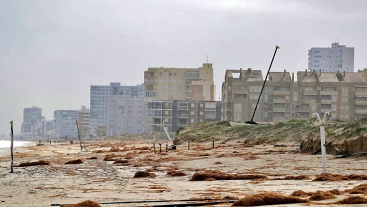 Hay que recalificar los primeros 500 metros de costa como suelo rustico para evitar los efectos de la crisis climatica