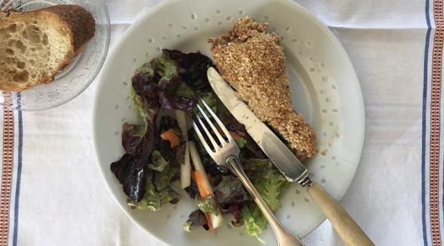 Pollo adobado rebozado con almendras