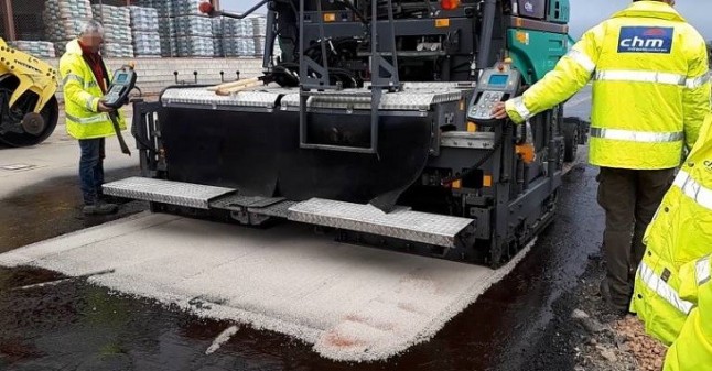 Tecnología verde para crear pavimentos reflectantes para evitar el efecto isla de calor en las ciudades