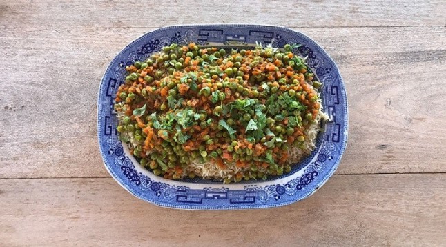 Guisantes con arroz al curry