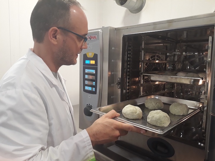 Pan sin gluten enriquecido con macroalgas pardas