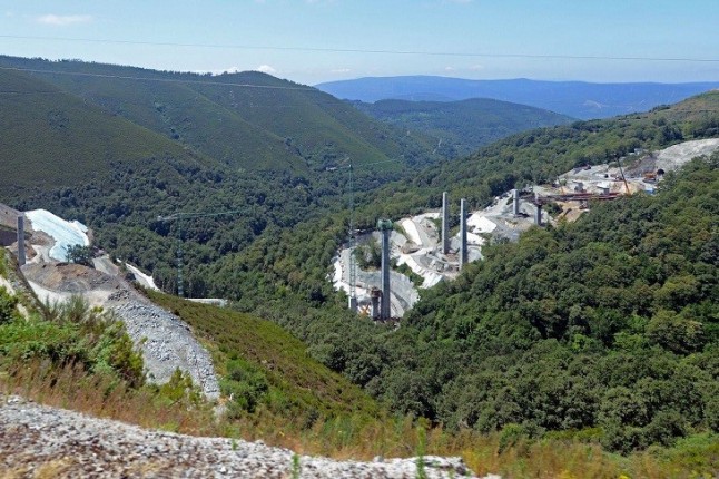 Suelos a la carta contra la contaminación que generan las obras del AVE a Galicia