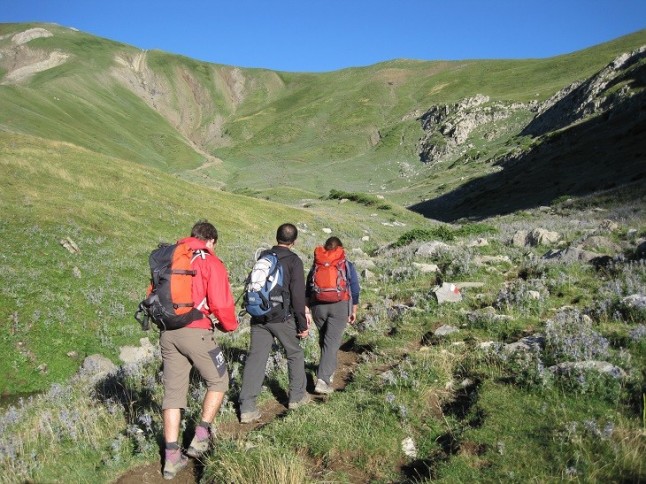 El cuidado previo de los pies es clave para evitar lesiones en el senderismo