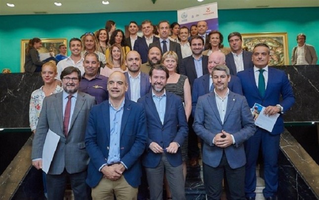 Doce empresas de actividades al aire libre se adhieren a la Carta por la Sostenibilidad en la Naturaleza en Tenerife