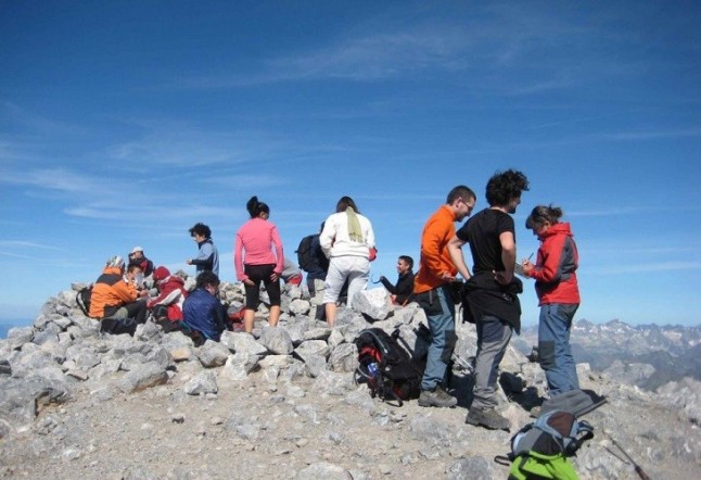 La comisión de accidentabilidad presenta una guía para reducir accidentes de montaña en Cataluña