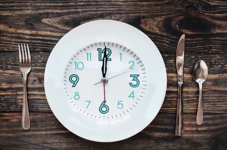 El ayuno intermitente ayuda a tu hígado y a tu salud