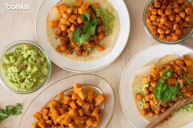 Tacos de boniato y garbanzos