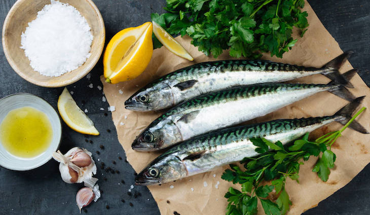 Los cítricos y el pescado azul son buenos para la salud de los ojos