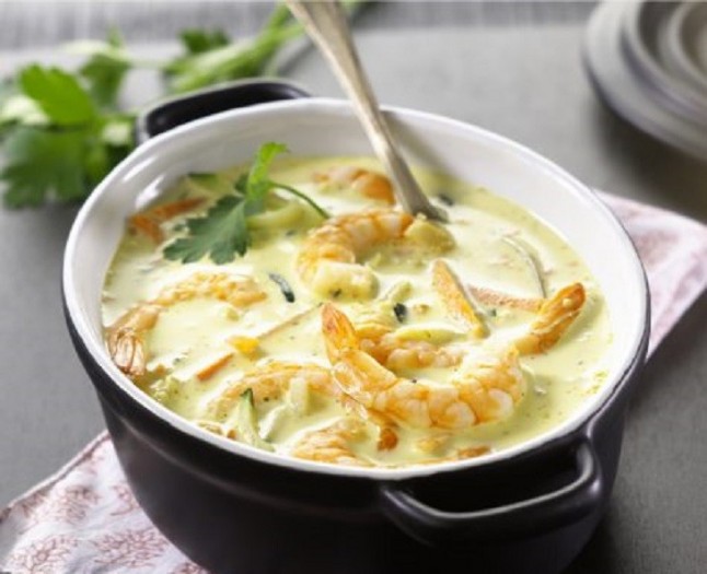 Gambas especiadas y arroz con verduras crujientes