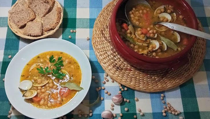 Receta de garbanzos ecológicos y almejas