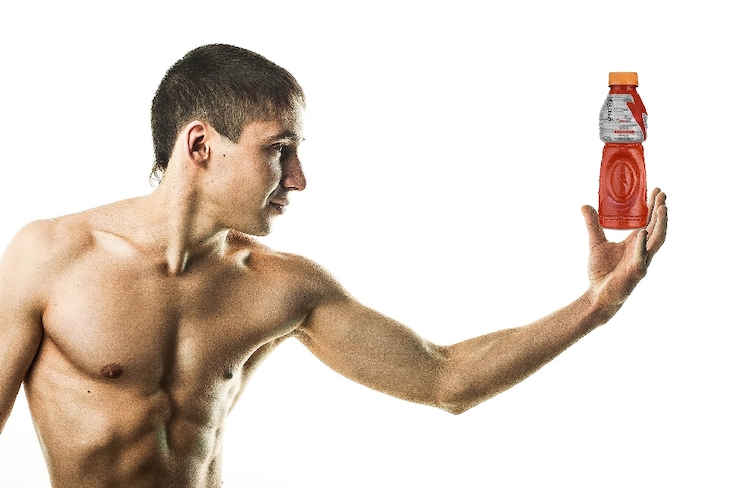 Bebidas ‘basura’ para ser el ‘cadáver’ más joven del cementerio