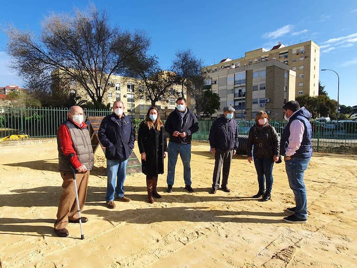 Sevilla implementa una nueva área de esparcimiento canino de casi 500 metros cuadrados en La Oliva