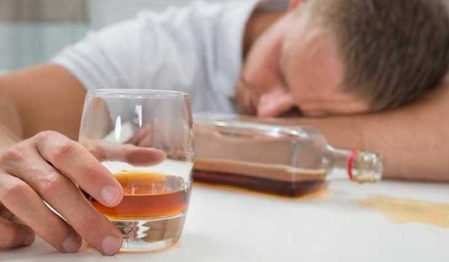 No beber alcohol o el consumo excesivo puede aumentar el riesgo de demencia