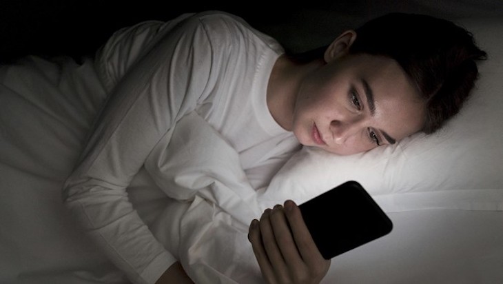 Qué tu hijo apague el móvil y ‘duerma’