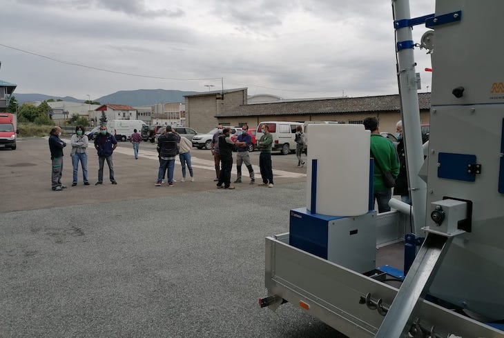 Se agrupan 15 cerealistas ecológicos de Navarra para adquirir una limpiadora de grano post cosecha