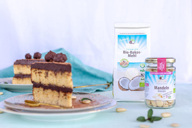 Pastel de calabacín bajo en carbohidratos con ganache de chocolate