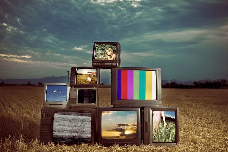 Tecnología verde para utilizar televisores antiguos como material para construir carreteras