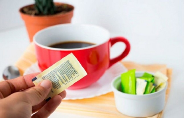 El consumo de edulcorantes bajos en calorías no eleva la glucosa en sangre