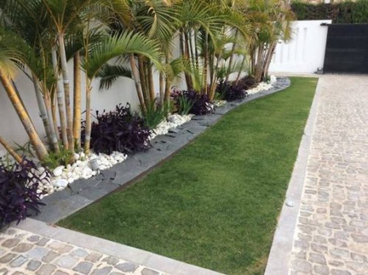 Los patios de cemento y el verde demasiado lejos