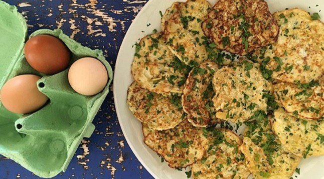 Tortillitas de calabacín con nuez moscada