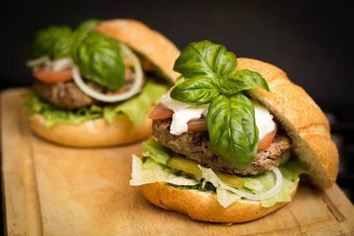 Hamburguesas vegetarianas de soja con brócoli y albahaca