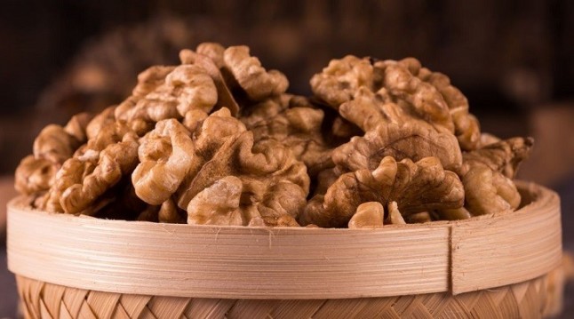 Las nueces no engordan en ancianos sanos