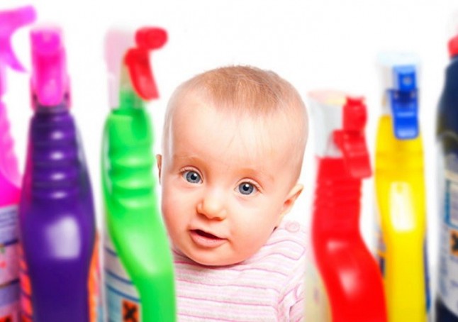 Los niños acumulan toxinas de los suelos y muebles de sus hogares