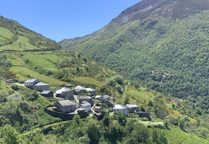 Cangas del Narcea muestra todos sus recursos turísticos para prorrogar los buenos datos del verano