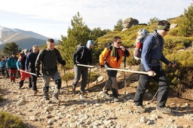 La Diputación de Cádiz y la Federación Andaluza de Montañismo colaboran para divulgar los senderos de la provincia
