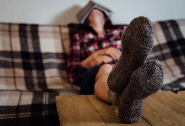 Levanta el culo del sofá