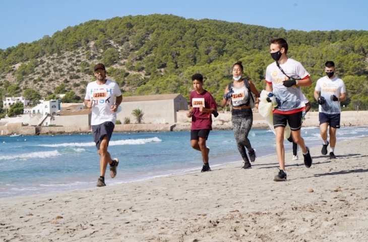 La AETIB patrocina el Nationale-Nederlanden Plogging Tour Ibiza