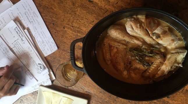 Pollo con manzanas y sidra guisado