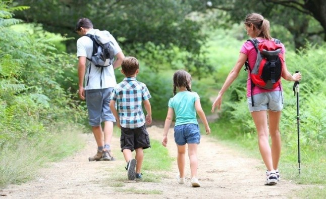 Especialistas europeos en ecoturismo valoran la riqueza de la Sierra en Huelva en un viaje de familiarización