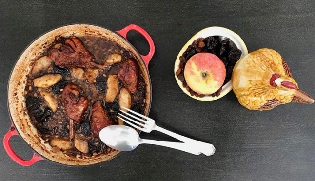Pollo al horno con manzana y frutos secos
