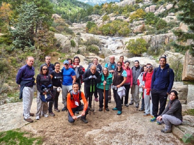 Un grupo de 72 senderistas participa en el Sendero de Luna Llena de abril en Zurgena