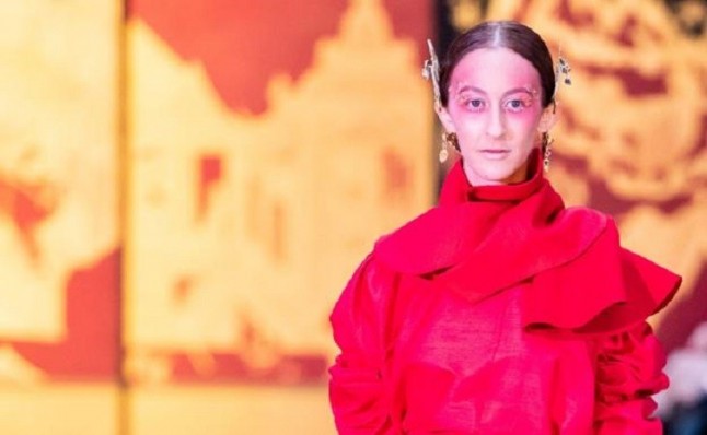 Colección de moda elaborada con fibras de origen forestal con certificado PEFC