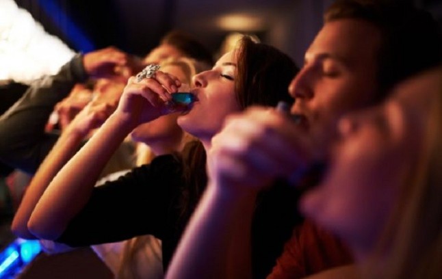 Si eres joven no abuses del alcohol